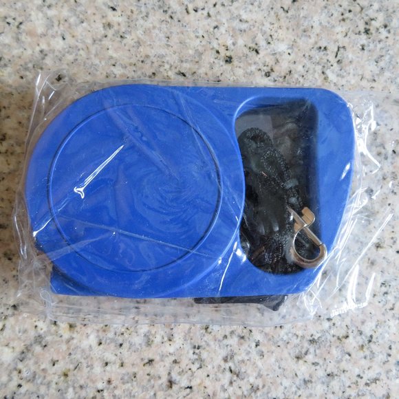 NWT 16 FT Retractable Dog Leash Blue (K129) - Picture 2 of 2